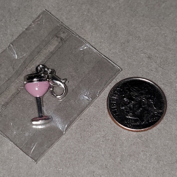 Effy wine glass 🍷 charm - Picture 2 of 2